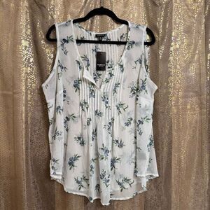 Torrid Blueberry White Crinkle Chiffon Sheer Pintuck Tank 00 M/L NWT